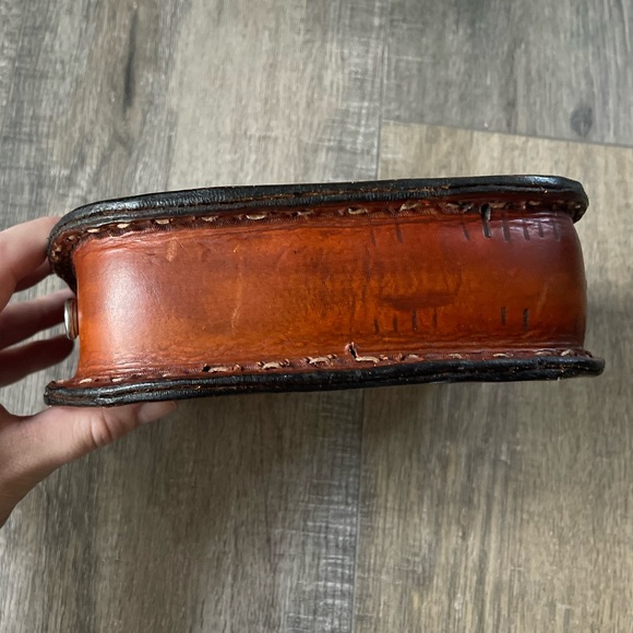 Vintage Tooled Leather Purse - Picture 4 of 8